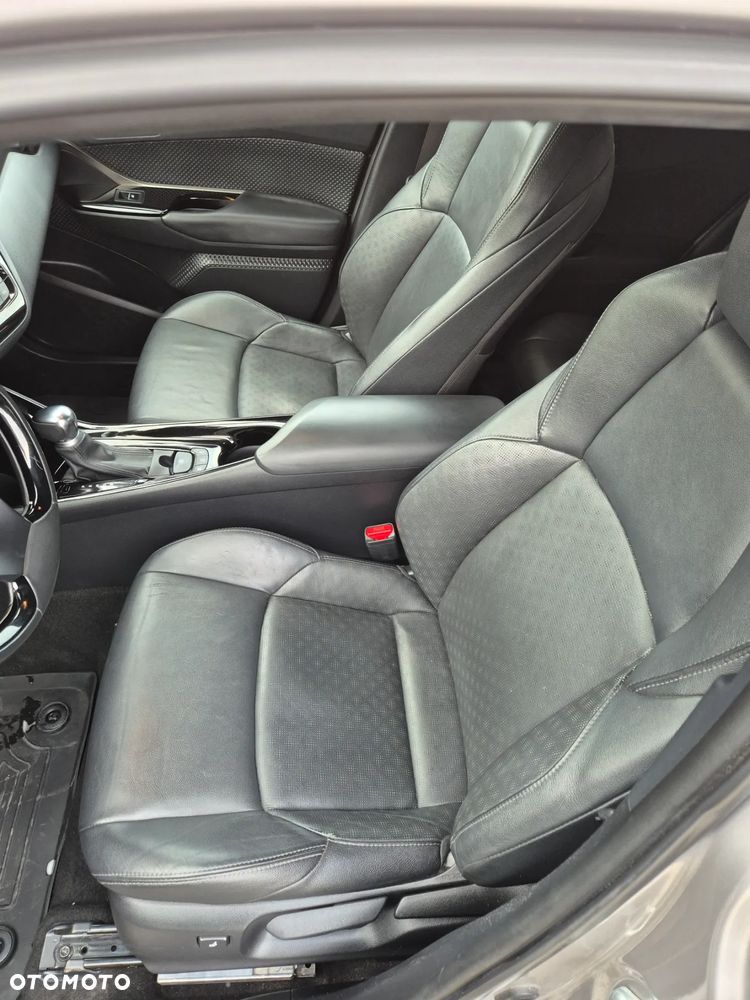 Toyota C-HR ver-1-8-hybrid-executive - 11