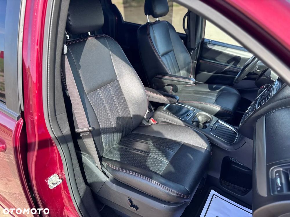 Dodge Grand Caravan 3.6 R/T - 9