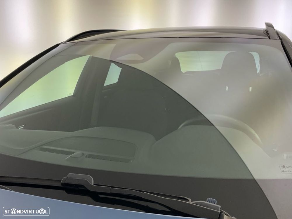 Volvo XC 40 Recharge Twin Plus — fotografia 19