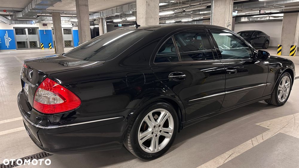 Mercedes-Benz Klasa E 350 4Matic Avantgarde Sport Edition - 25