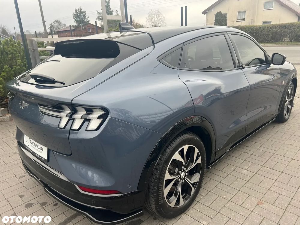 Ford Mustang Mach-E AWD - 4