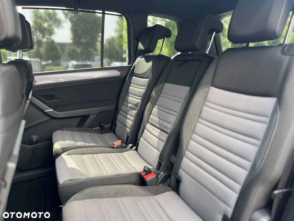 Volkswagen Touran - 16
