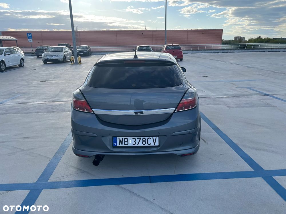 Opel Astra 2.0 T Cosmo - 5