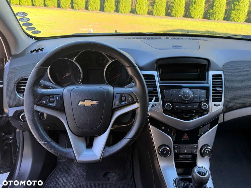 Chevrolet Cruze 1.8 LT+ - 35