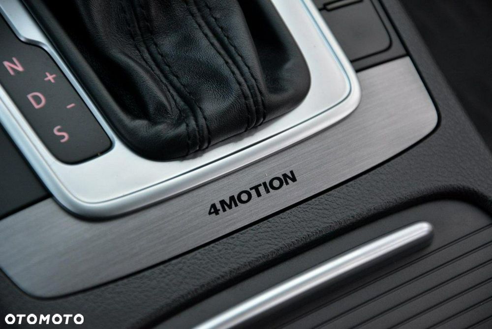 Volkswagen Passat - 32