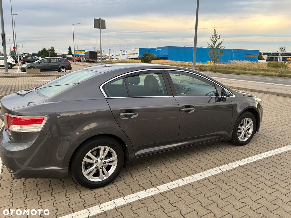 Toyota Avensis 1.8 Sol MS - 2