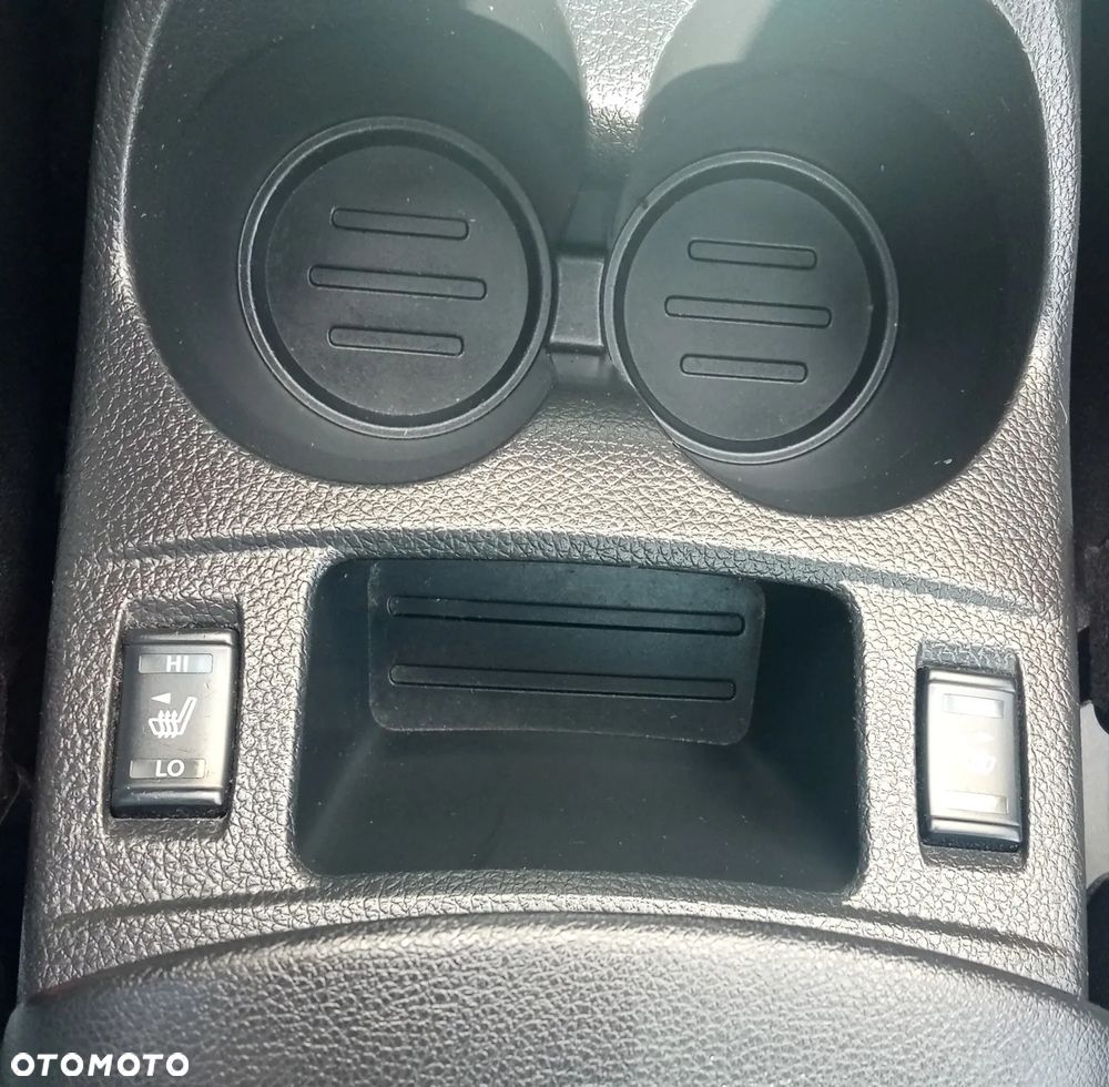 Nissan Qashqai 1.6 DCi N-Connecta Xtronic - 28
