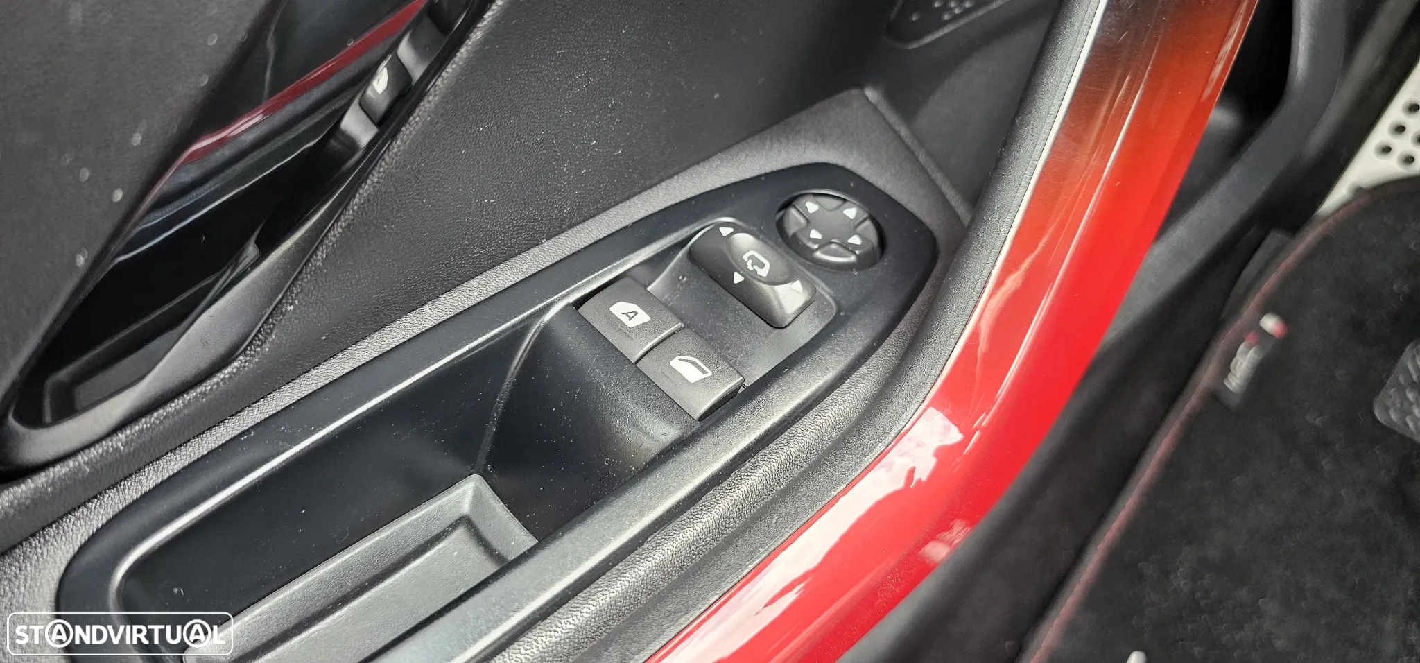 Peugeot 208 1.6 THP GTi - 11