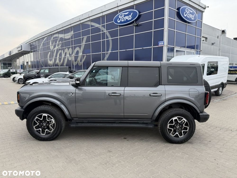 Ford Bronco - 6