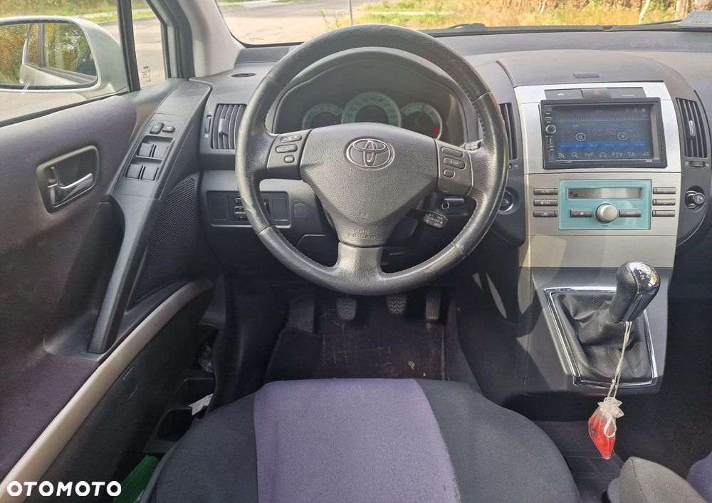 Toyota Corolla Verso - 11