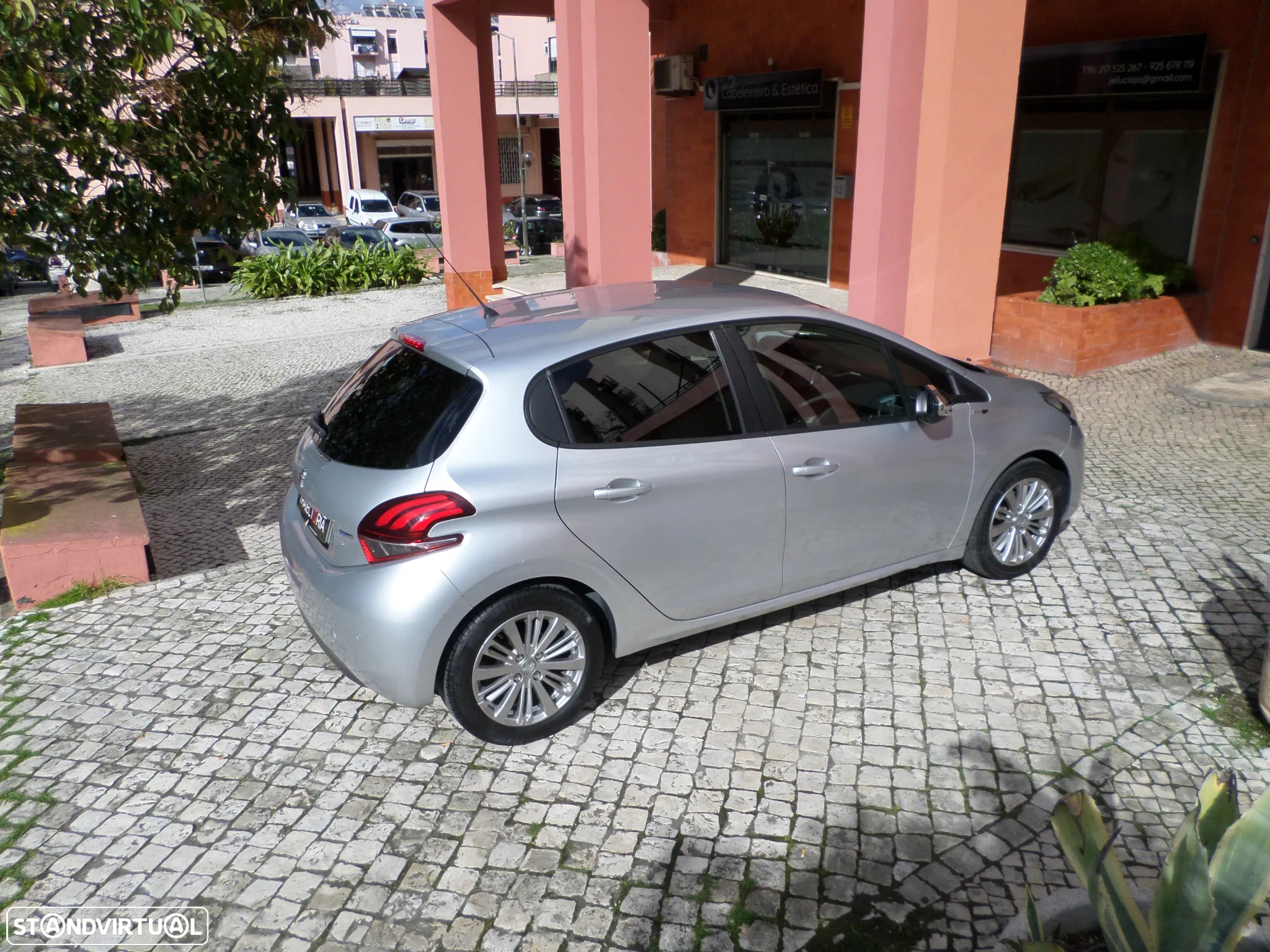 Peugeot 208 1.2 PureTech Style - 11