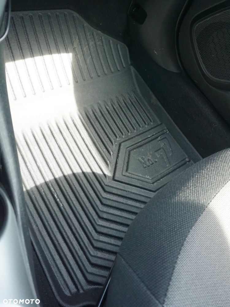 Toyota Aygo x-play touch - 29