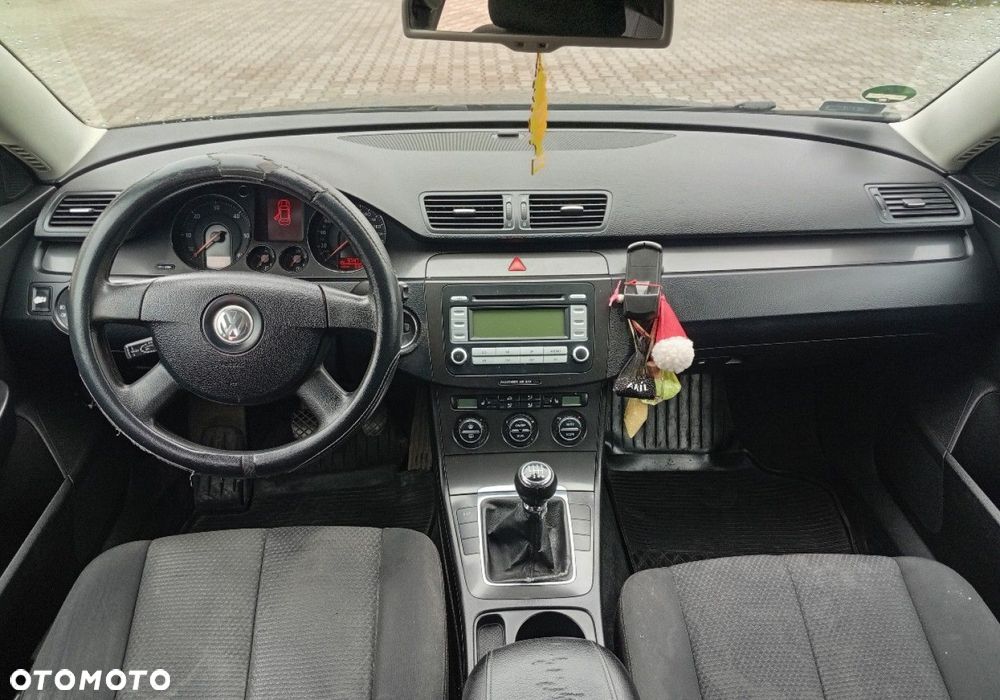 Volkswagen Passat - 22