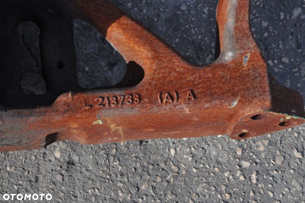 WSPORNIK RAMA SUPORT JOHN DEERE L213733 / L213734 - 3