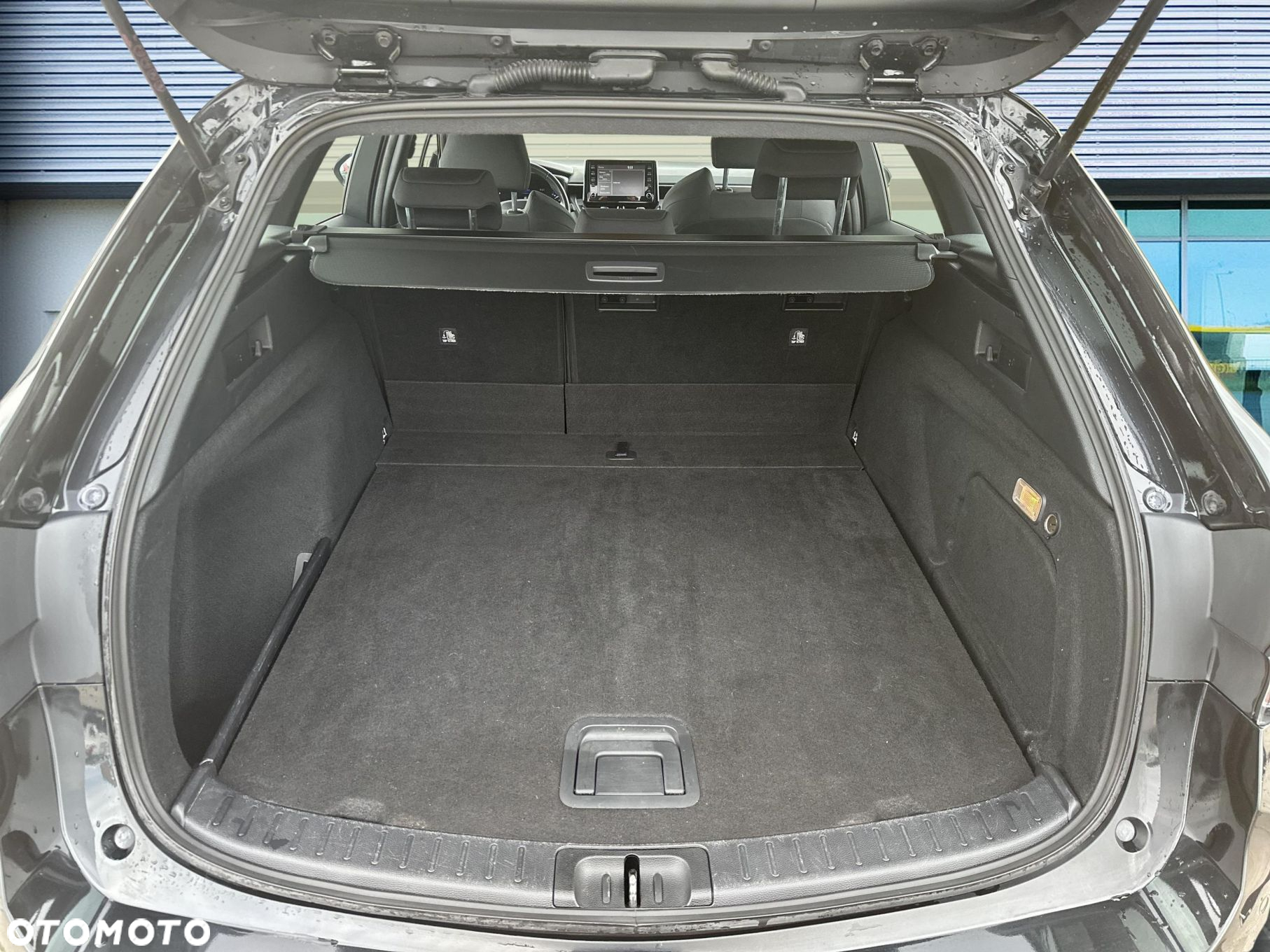 Toyota Corolla 2.0 Hybrid Comfort - 20