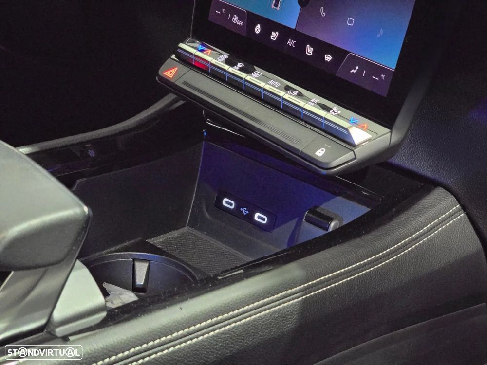 Renault Austral 1.2 E-Tech Iconic - 39