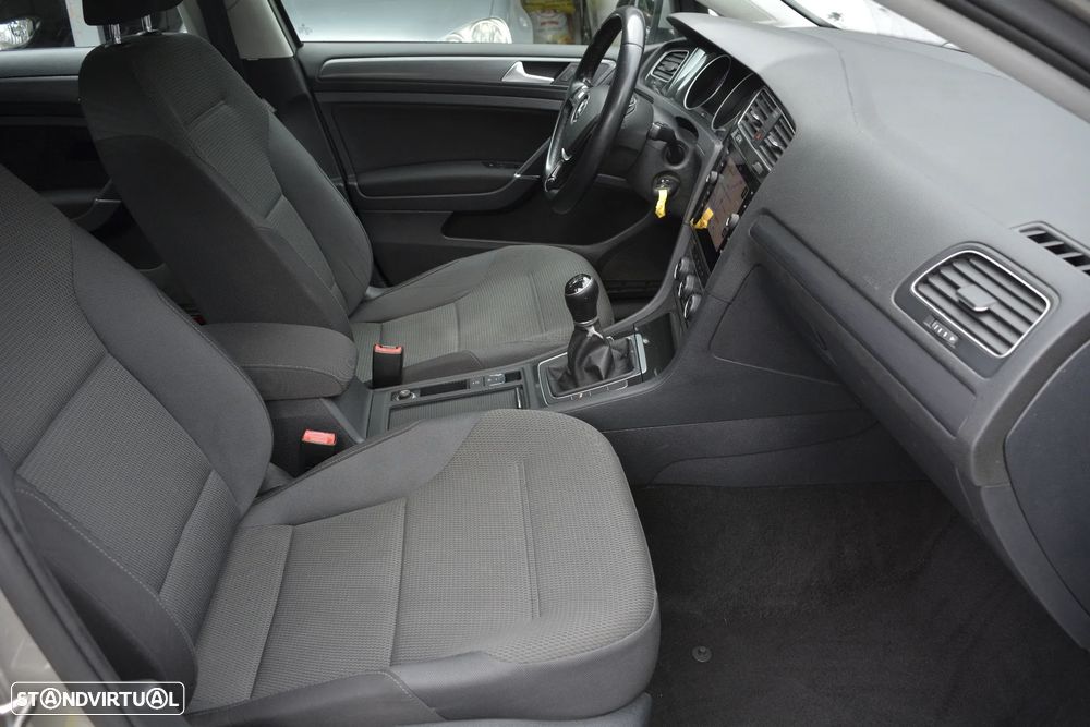 VW Golf Variant 1.0 TSI Confortline - 18
