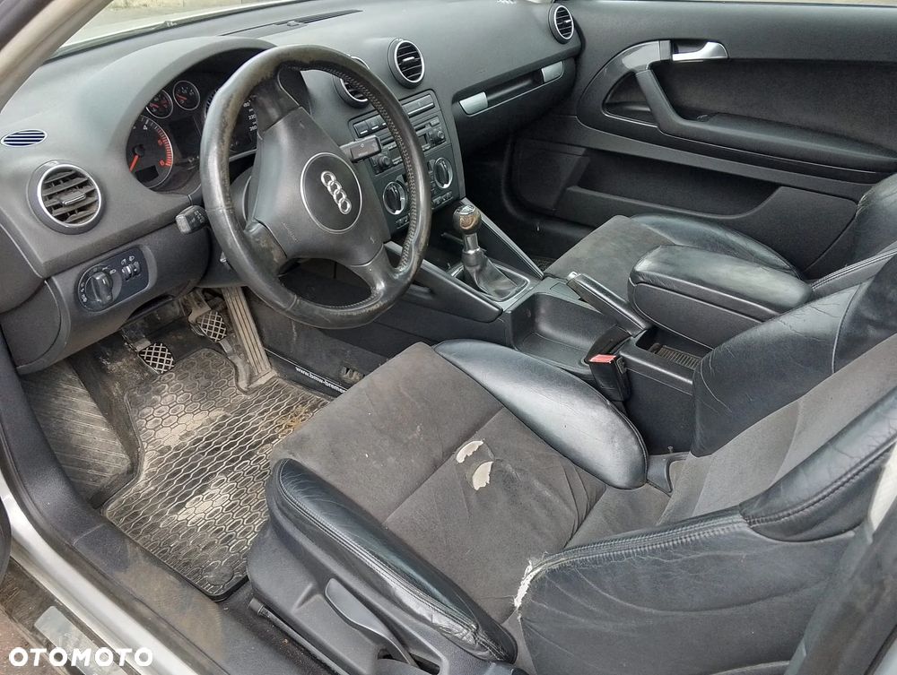 Audi A3 8P (03-13r.) 2.0 TDI 140KM. Silnik BKD Skrzynia GRF lakier LY7W/5B.Cały na części. GWARANCJA !!!  Przód Tył Zestaw Komplet Drzwi Klapa Zderzak Błotnik Maska Grill Atrapa Szyba Pas Lampa Lusterko Boczki Fotel Kanapa Kokpit Deska Rozdzielcza Przełącznik Włącznik Sterownik Przewody Wiązka Instalacja Moduł Komputer Czujnik Listwa Pompa Alternator Wtryski Głowica Rozrusznik Kompresor Sprzęgło Dwumas Silnik Skrzynia ABS Klimatyzacji Paliwa Wspomagania Kolektor Turbina Przepustnica Zawór Chłodnica Koło Hak Belka Sanki Zawieszenie Mcpherson Półoś Amortyzator Wydech Tłumik Zacisk Most - 6