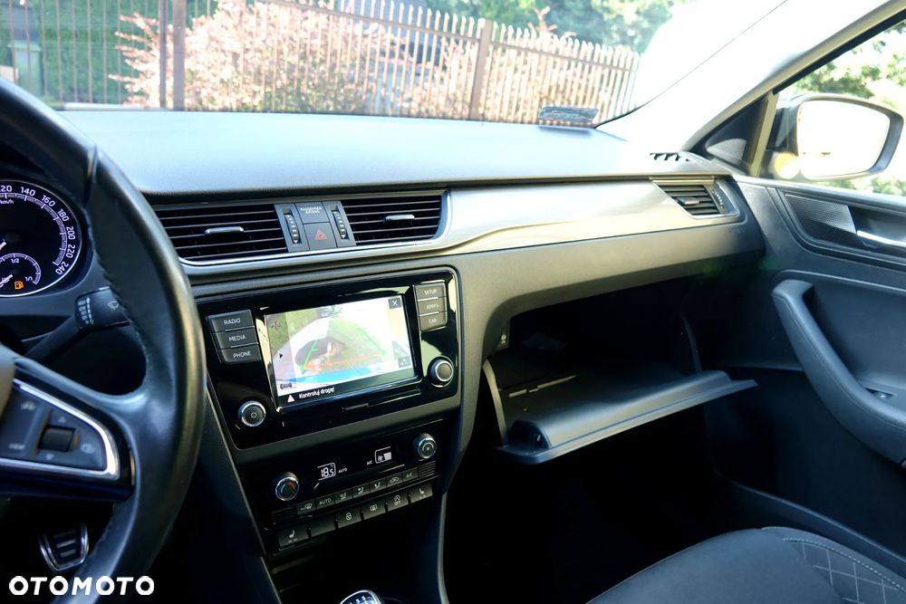 Skoda RAPID 1.0 TSI Style - 17