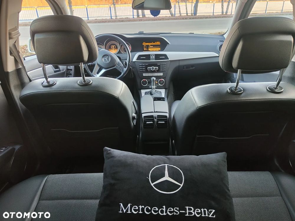 Mercedes-Benz Klasa C 300 CDI BlueEff 4-Matic Avantgarde - 5