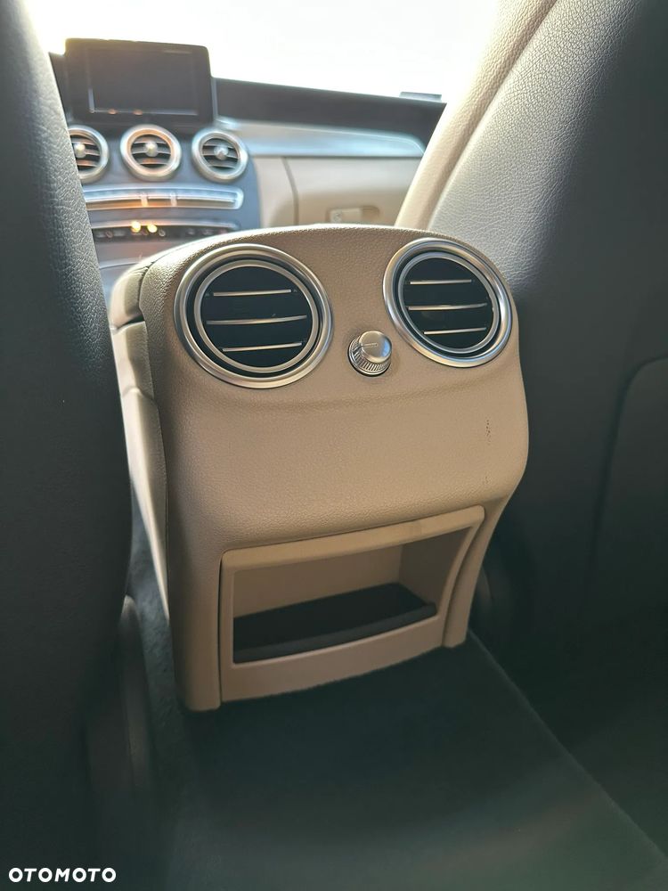 Mercedes-Benz Klasa C 200 4MATIC 9G-TRONIC - 36