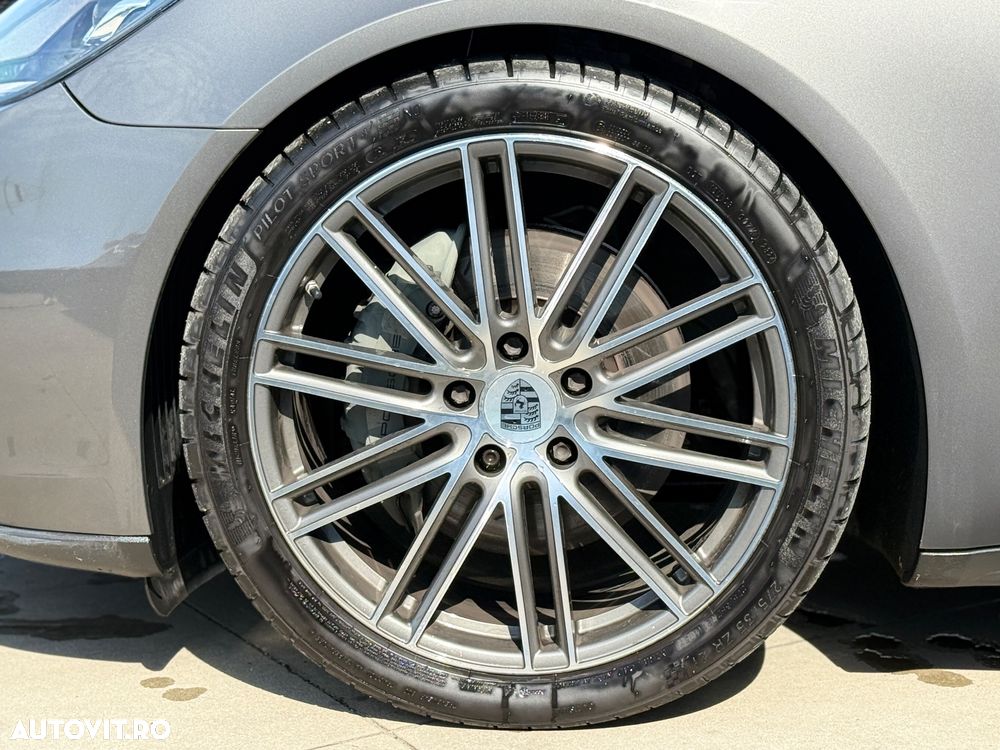 Porsche Panamera - 35