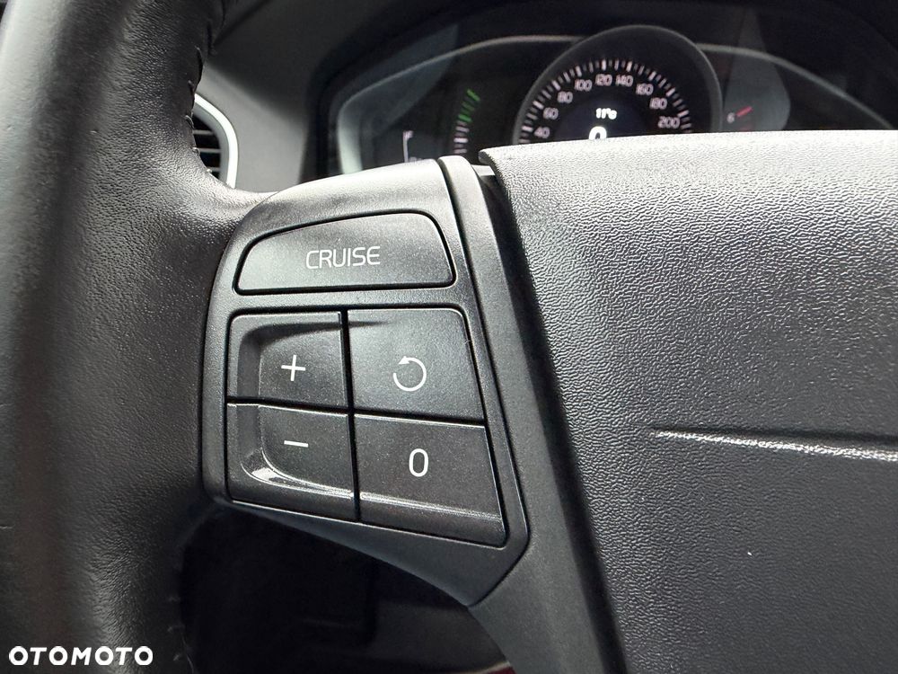 Volvo XC 60 D3 SCR Momentum - 28