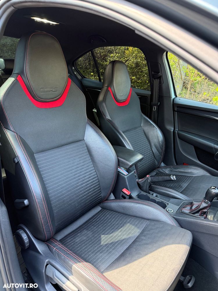 Skoda Octavia 2.0 TDI DSG RS - 14