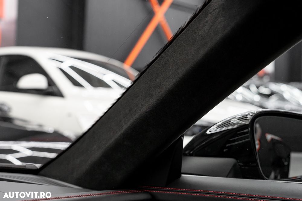 Porsche 911 Carrera 4 GTS PDK - 39