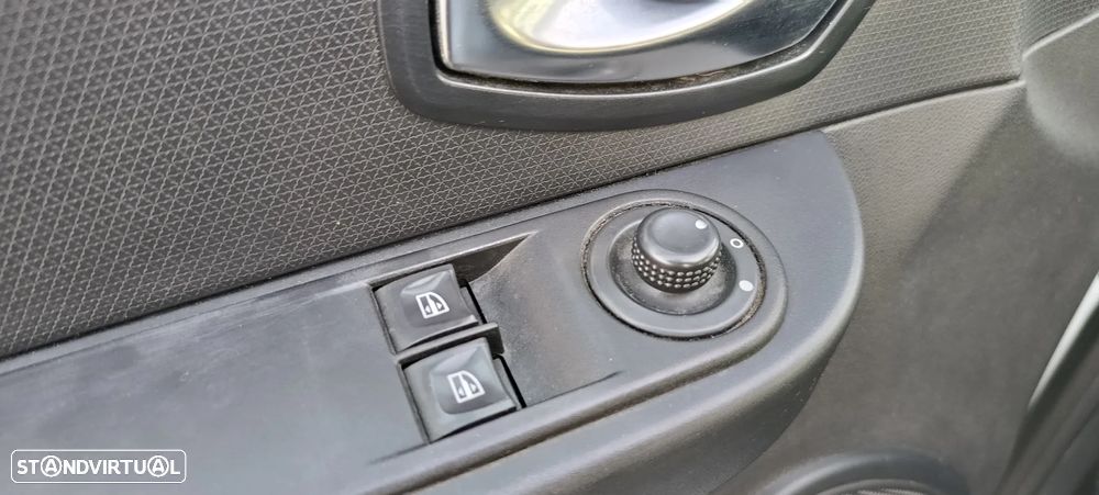 Renault Clio 1.5 dCi Zen - 12