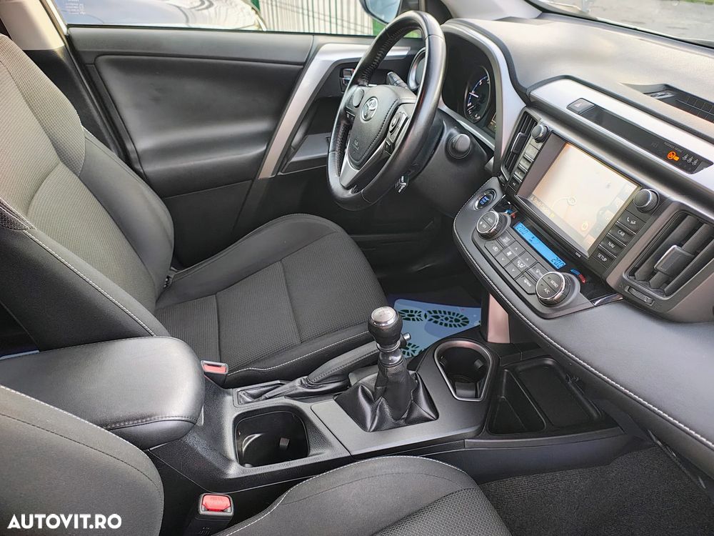 Toyota RAV4 2.0 D-4D 2WD Executive - 6
