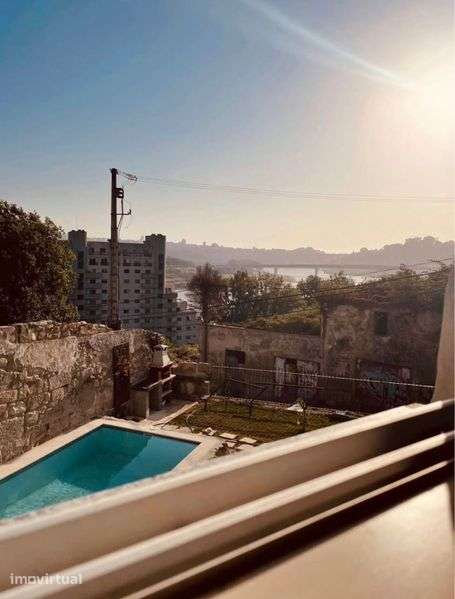 T0 em Valbom - Piscina e vista rio - Grande imagem: 3/10
