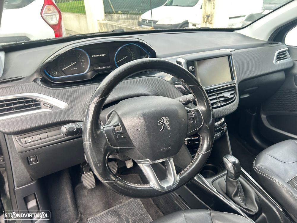 Peugeot 2008 1.2 PureTech Access - 4
