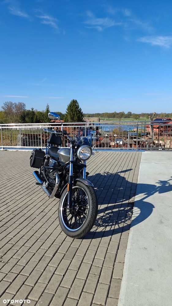 Moto Guzzi V9 - 2