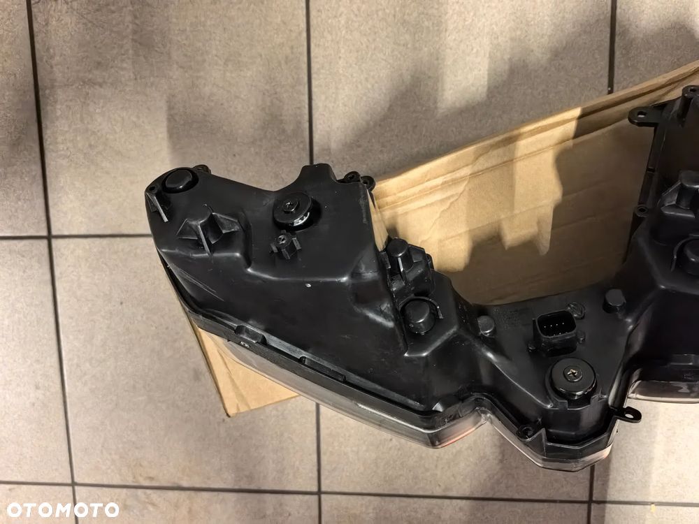 Reflektor lampa przód Aprilia RS 660 Aprilia Tuono 660 Aprilia RSV4 1100 - 9