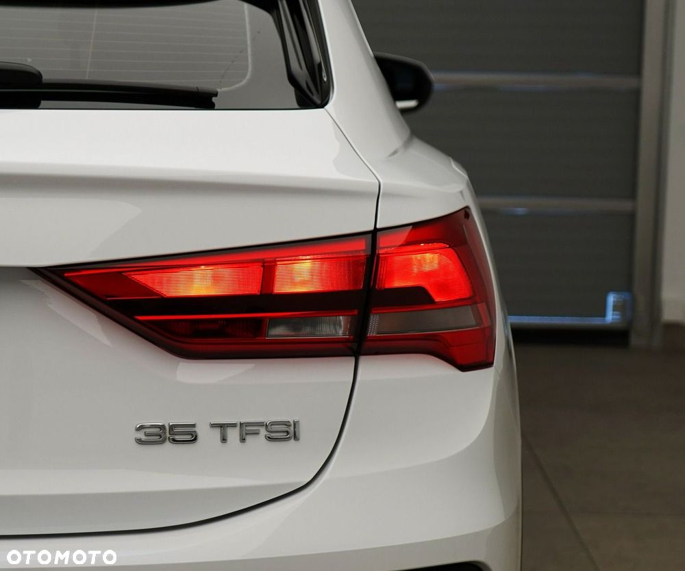 Audi Q3 Sportback - 11