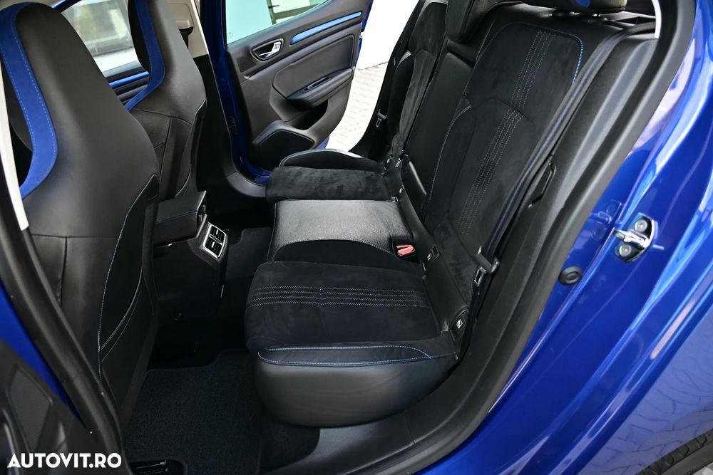 Renault Megane ENERGY TCe 205 EDC GT - 17