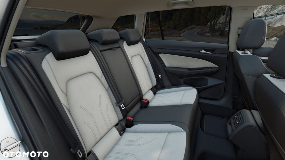 Volkswagen Golf Variant - 8