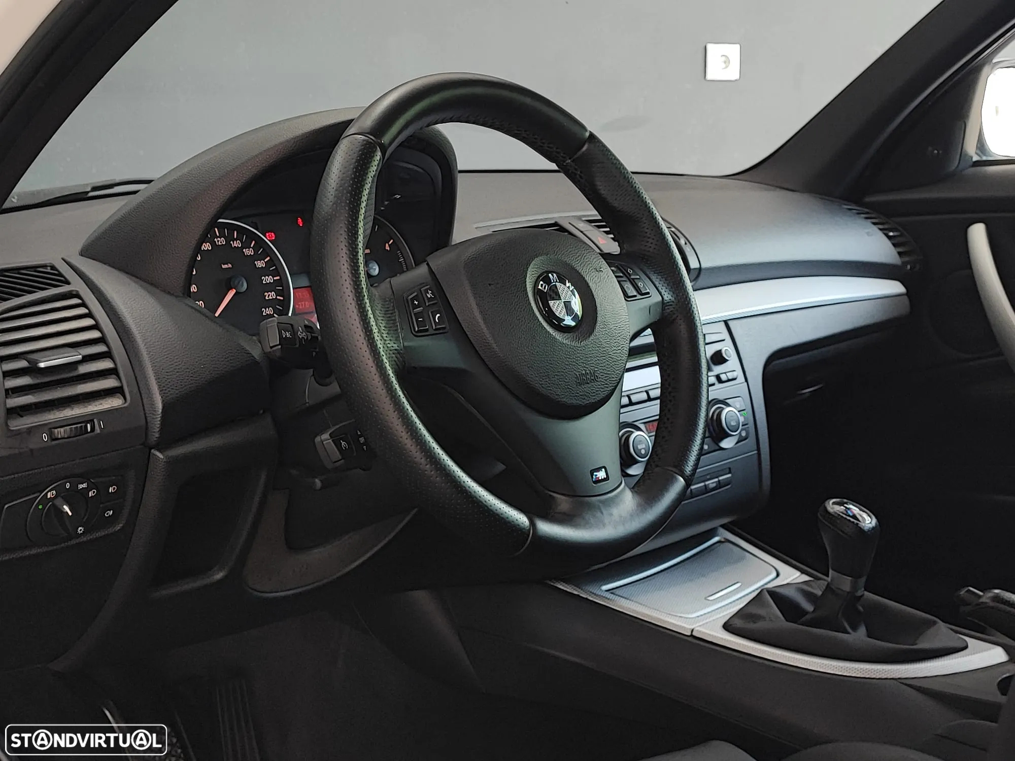 BMW 118 d Pack M - 27