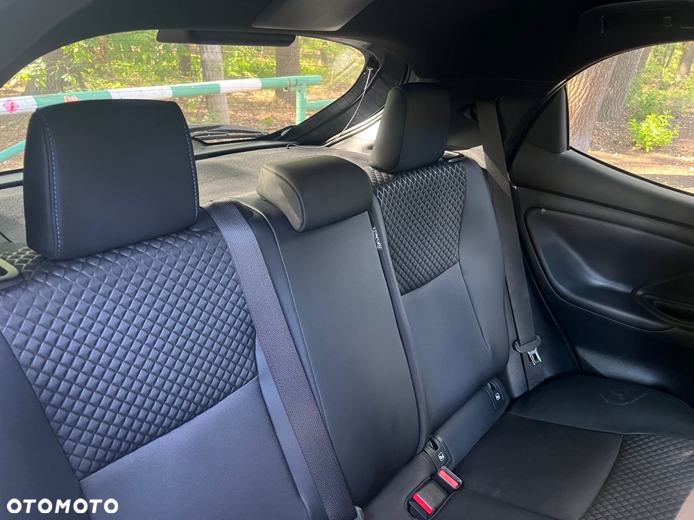 Toyota Yaris Hybrid 1.5 Executive - 11