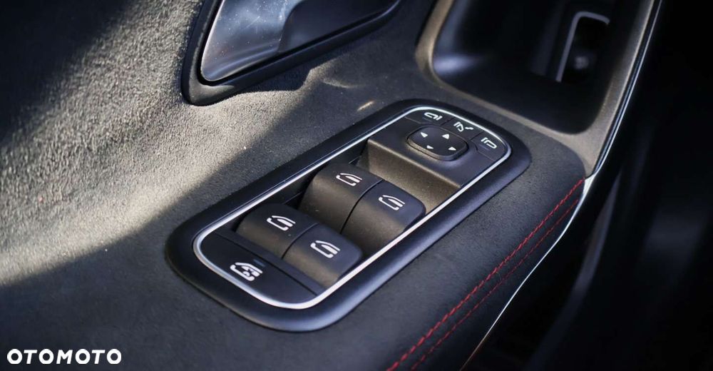 Mercedes-Benz CLA - 36