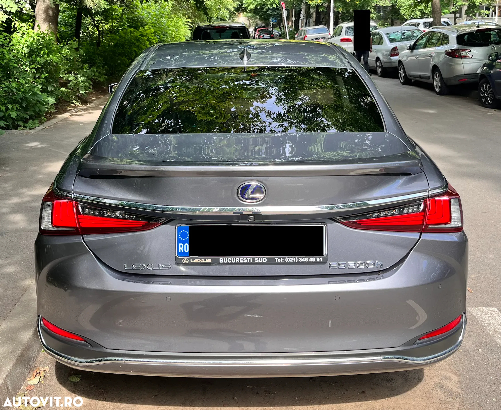 Lexus Seria ES 300h 2.5 TNGA HV 25H- 4X2 CVT Executive - 6