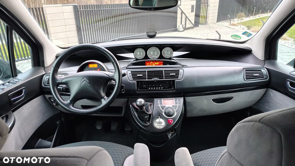 Citroën C8 2.0 16V Confort - 28