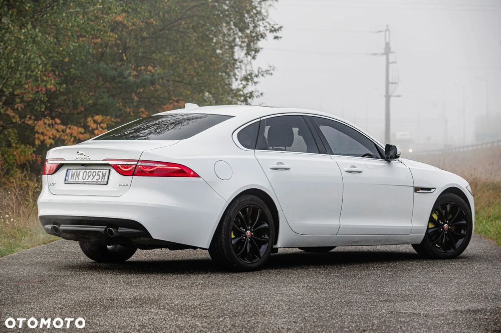 Jaguar XF - 14