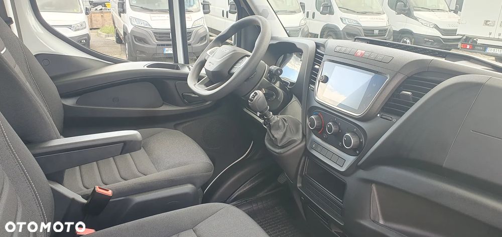 Iveco 35S18HD DOKA 7 OSÓB OKAZJA hak gratis - TANIO !! WYPRZEDAŻ - 28