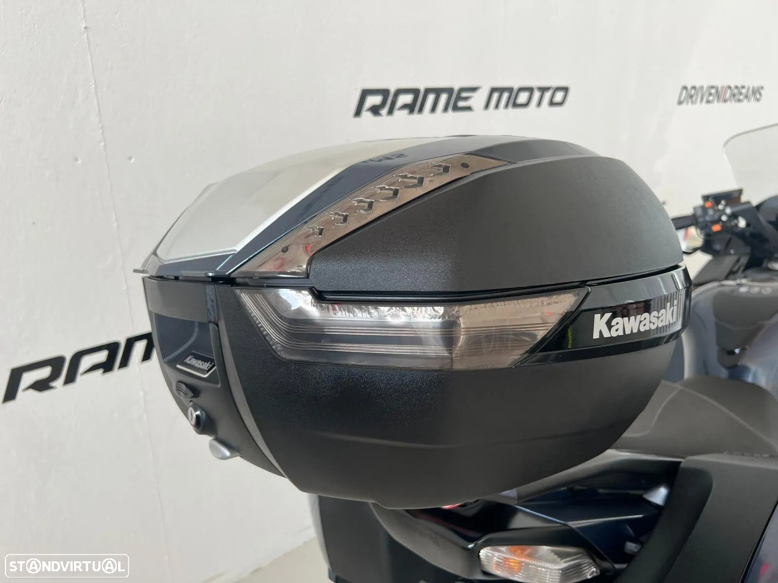 Kawasaki GTR 1400 - 20