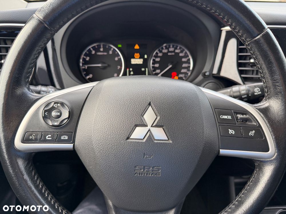 Mitsubishi Outlander 2.0 2WD Diamant Edition - 22