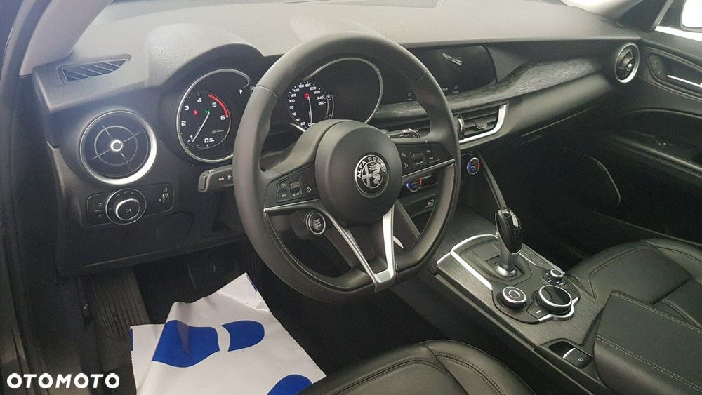 Alfa Romeo Stelvio - 20