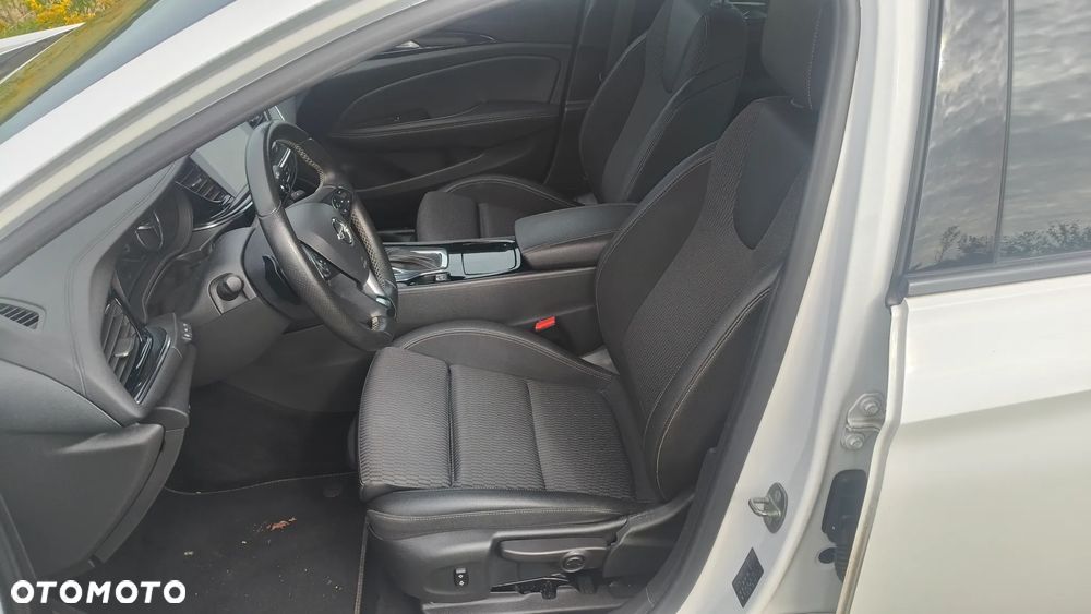 Opel Insignia 1.5 T Exclusive S&S - 10