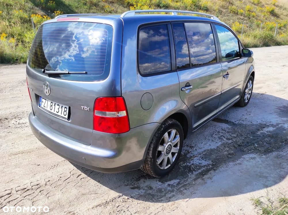 Volkswagen Touran - 2